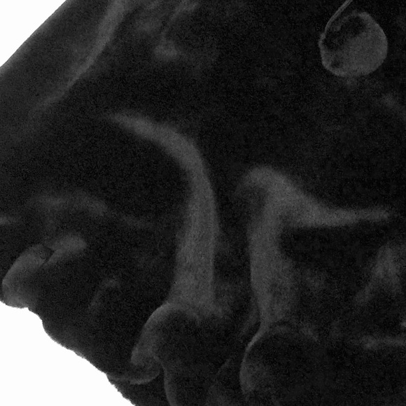 FAUX FUR BLACK CAPE - Picture 6 of 14